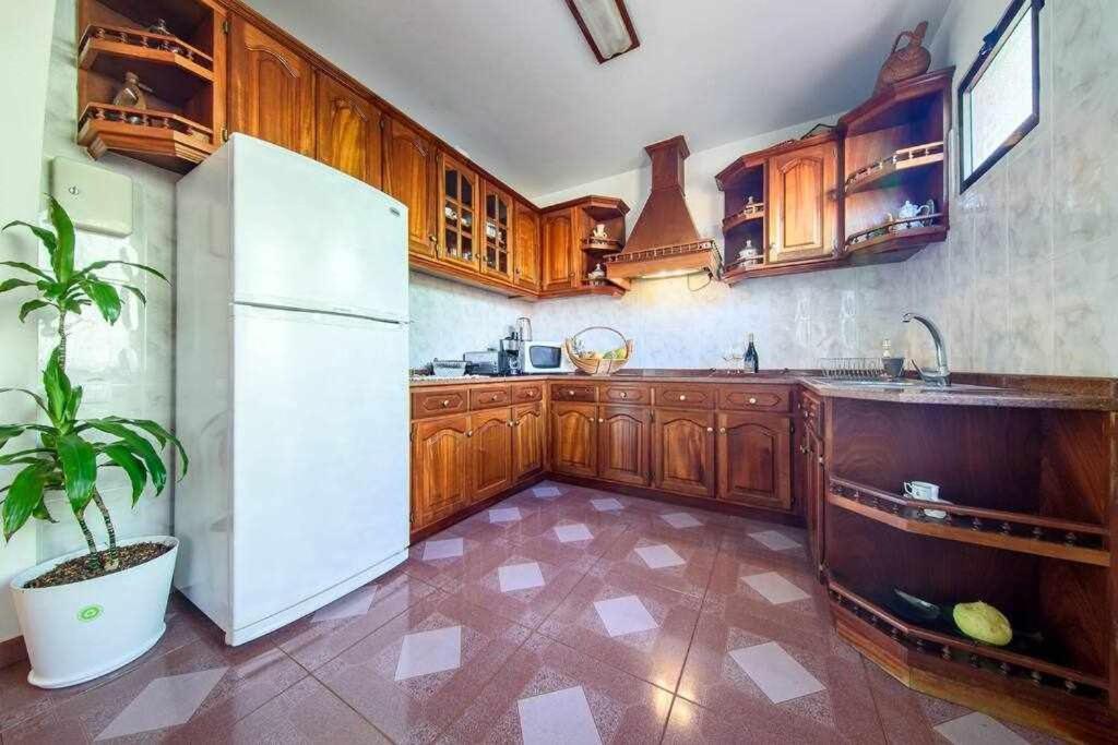 Lombo Cesteiro Guesthouse Tabua  外观 照片